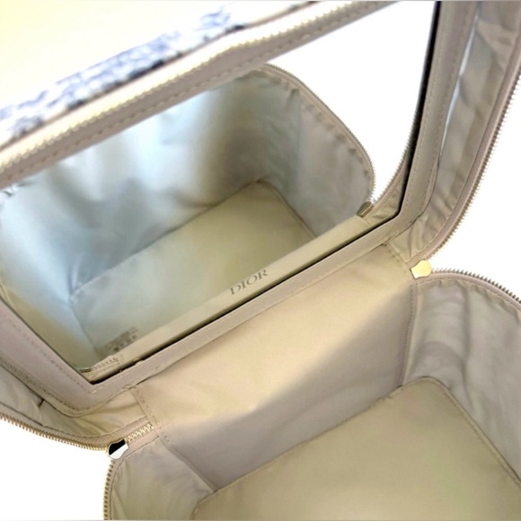 DIOR Around The World Mirrored Vanity Case - Picture 2 of 9
